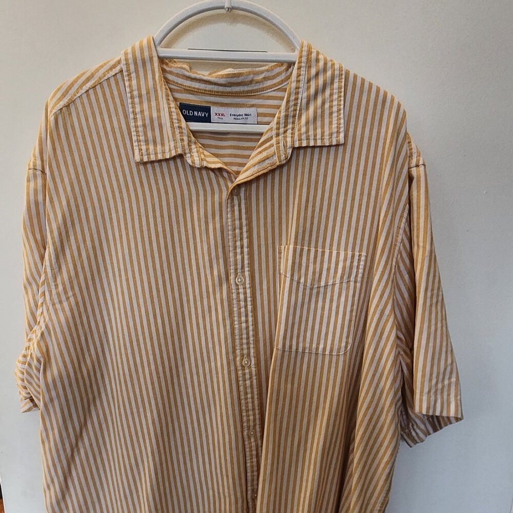 Old navy shirt xxl